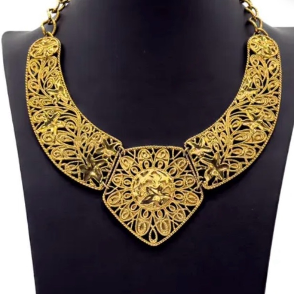Avon Gold Filigree Necklace